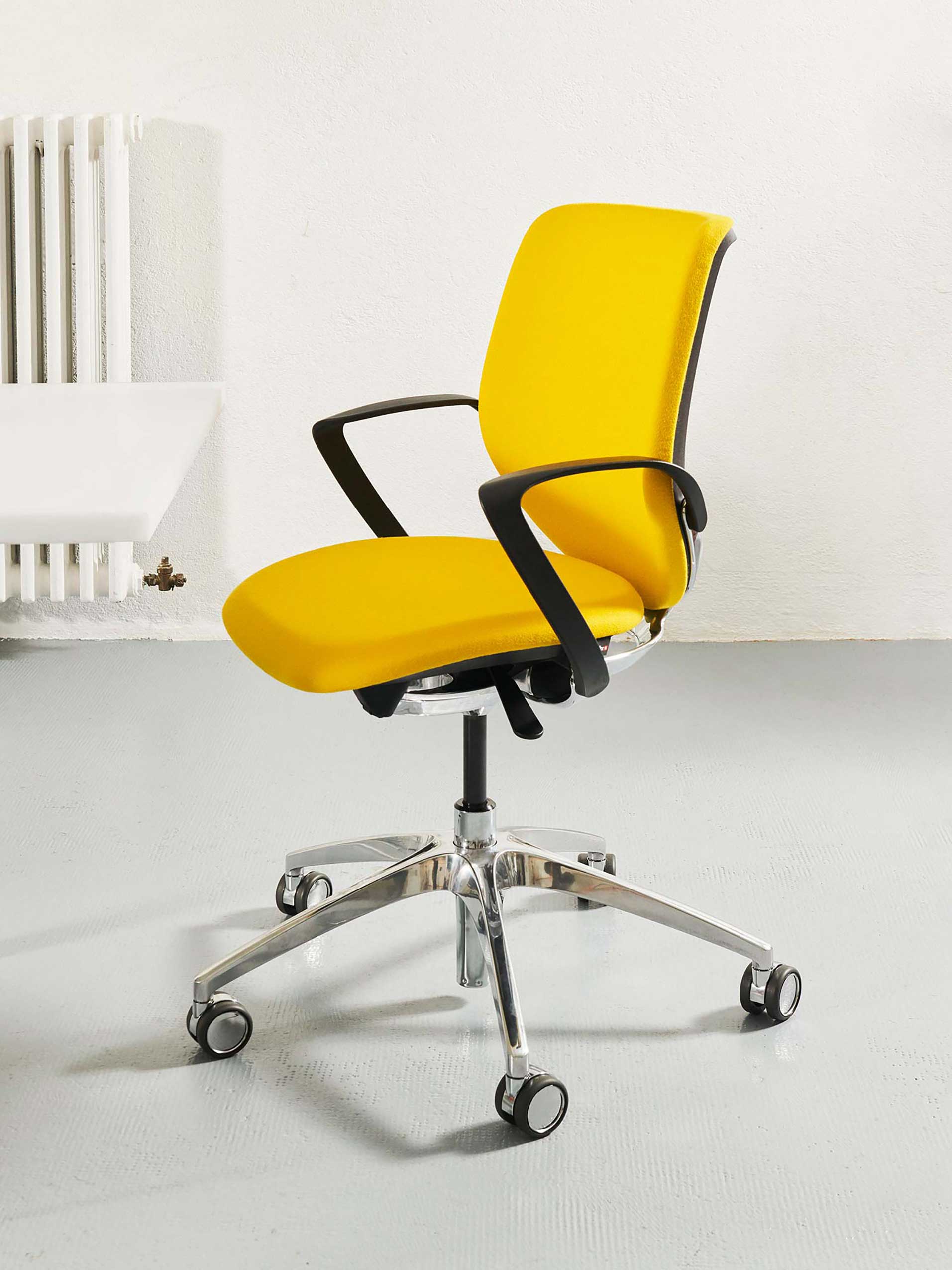 Giroflex 313 chair at Banana Campus
