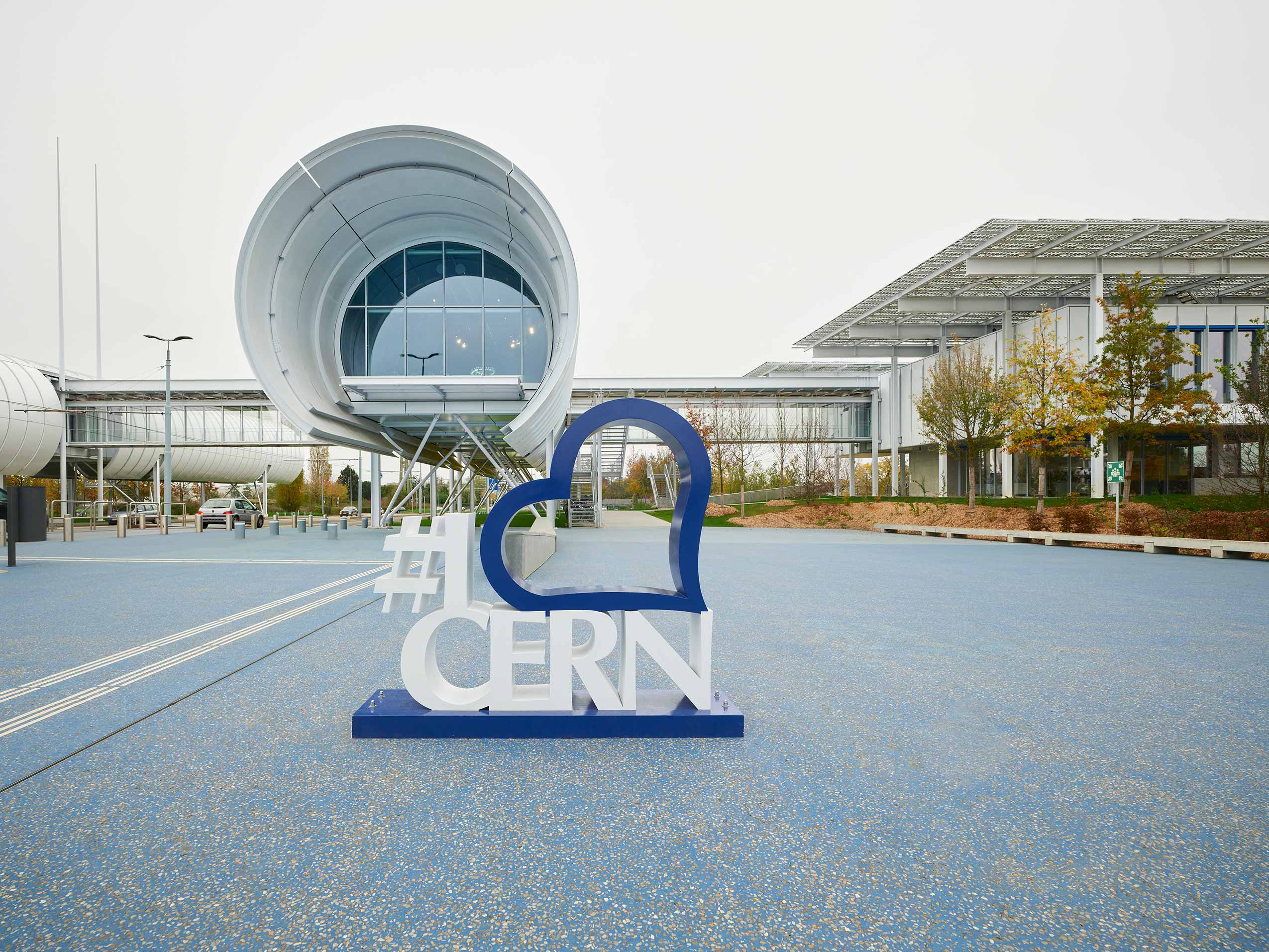 Exterior entrance sign at European Laboratory for Particle Physics (CERN) | Photo : Sarah Reuland