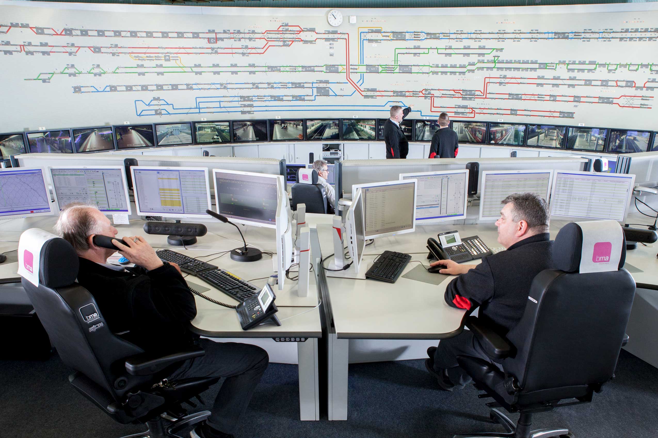 RH Secur 24 chairs in control room at DSW 21 (Dortmund public utilities) | Photo : Nina Ditscheid