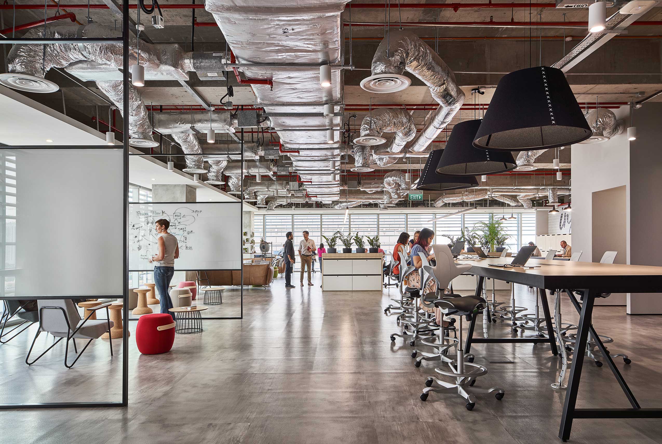 Offecct On Point stools ahd HÅG Capisco Puls chairs in collaboration space at Diageo offices | Photo : Owen Raggett