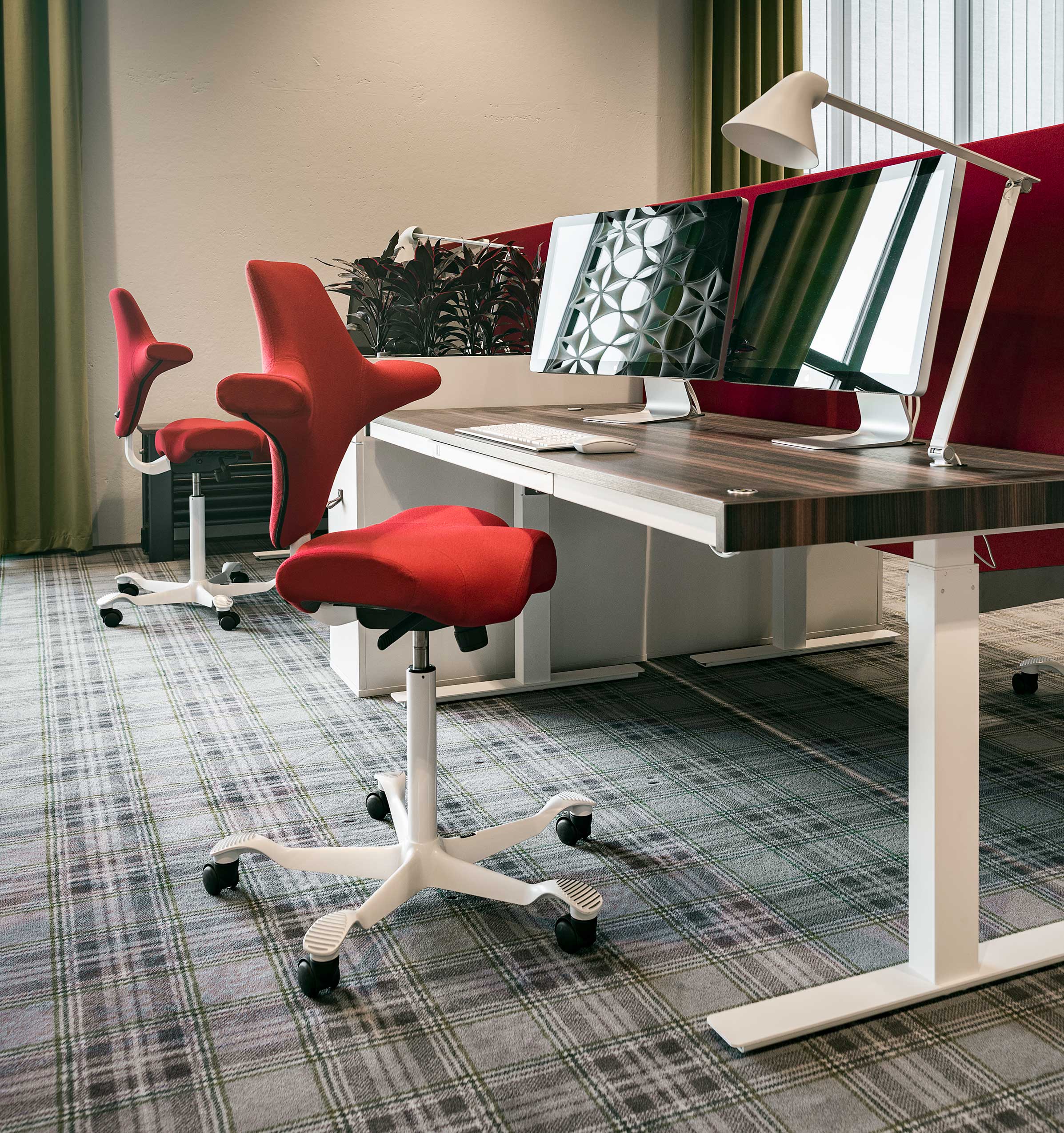 HÅG Capisco chairs in open office space at Dormy Golf, Sweden | Photo : Andreas Hylthen