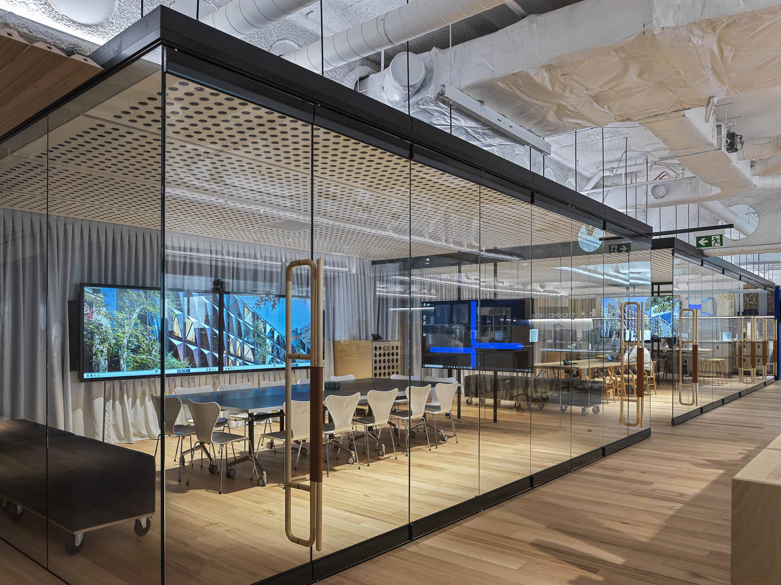 Meeting room at Fitzpatrick & Partners office | Photo : Mark Syke