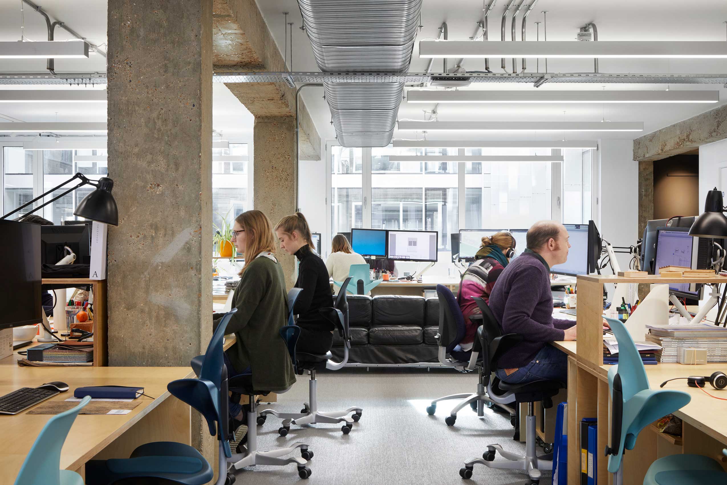 HÅG Capisco Puls chairs in office space at Jestico + Whiles, London | Photo : Jack Hobhouse