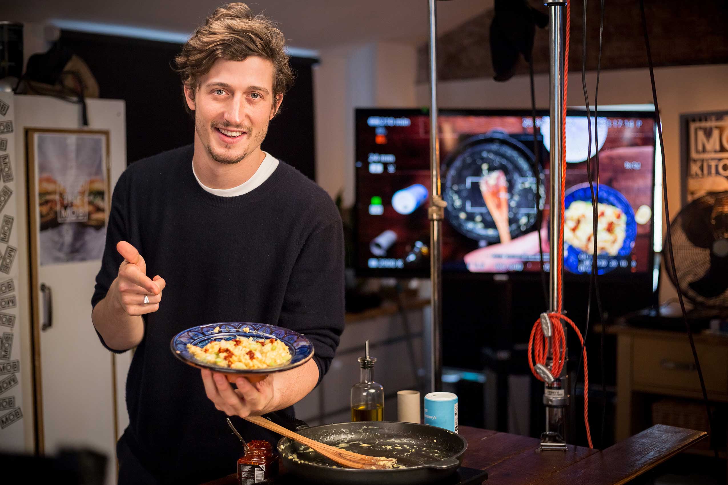 Cooking demonstration at Mob Kitchen Offices | Photo : Tom Seward