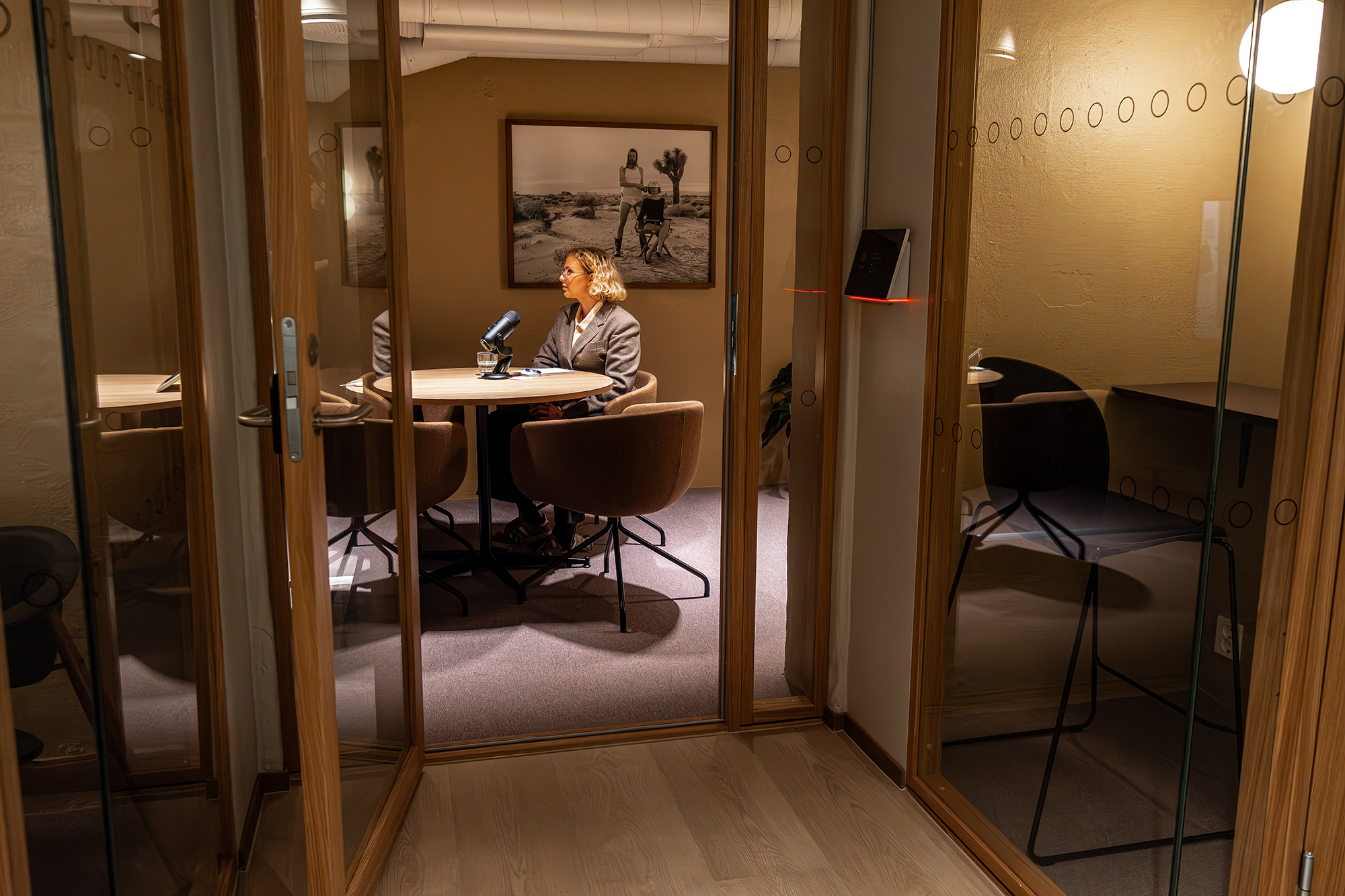 Profim Nu chairs in meeting room at Mesh Community Youngstorget | Photo : Michal Chojnacki
