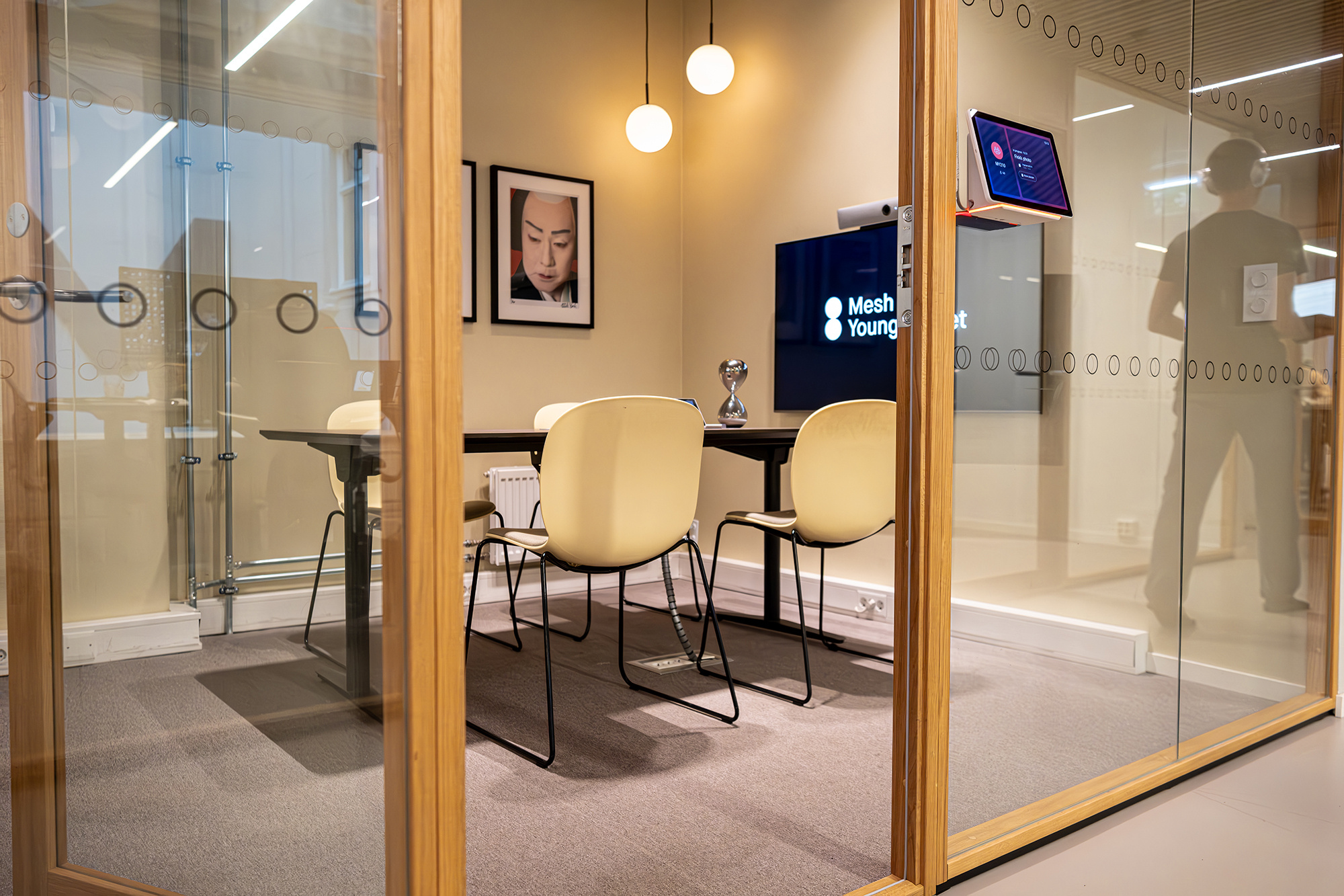 Profim Noor in meeting room at Mesh Community Youngstorget | Photo : Michal Chojnacki