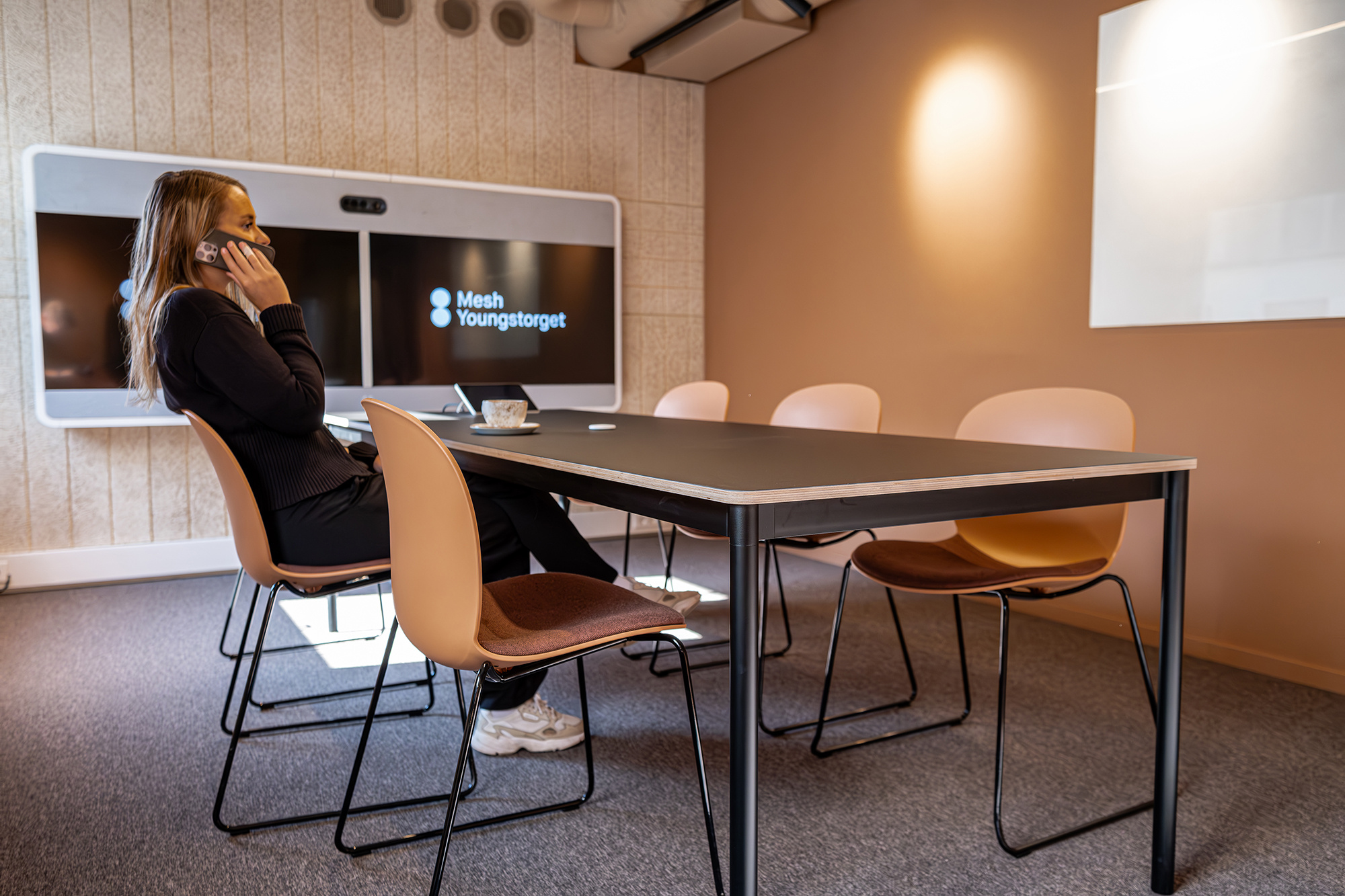 Profim Noor chairs in meeting room at Mesh Community Youngstorget | Photo : Michal Chojnacki
