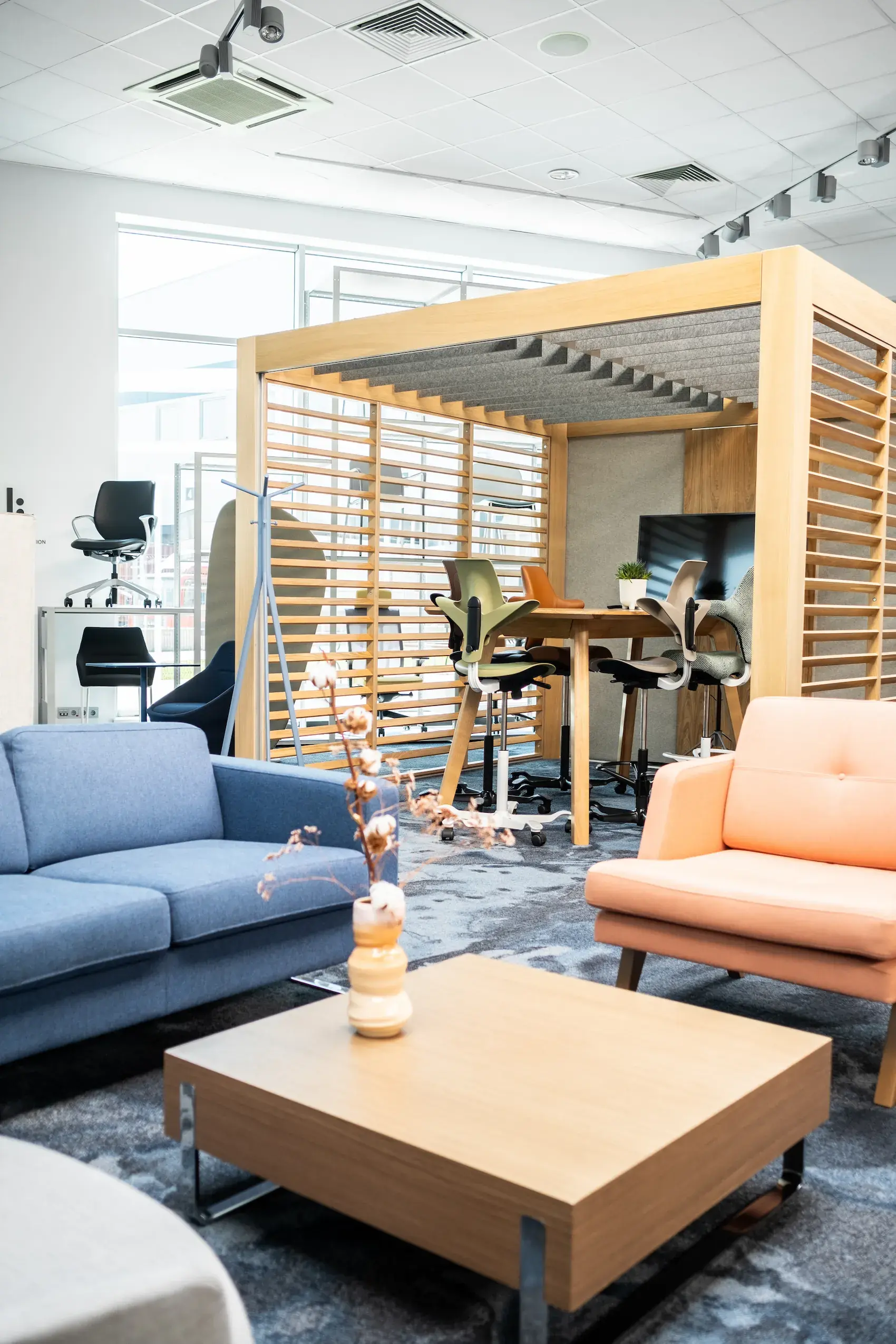 flokk-interior-showroom-turek-poland_01