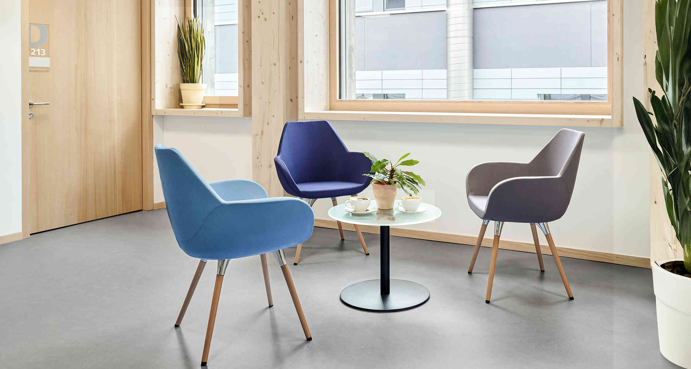 Swiss-Avalanche-Center-project-giroflex-353-profim-fan-tisch_03_web_crop