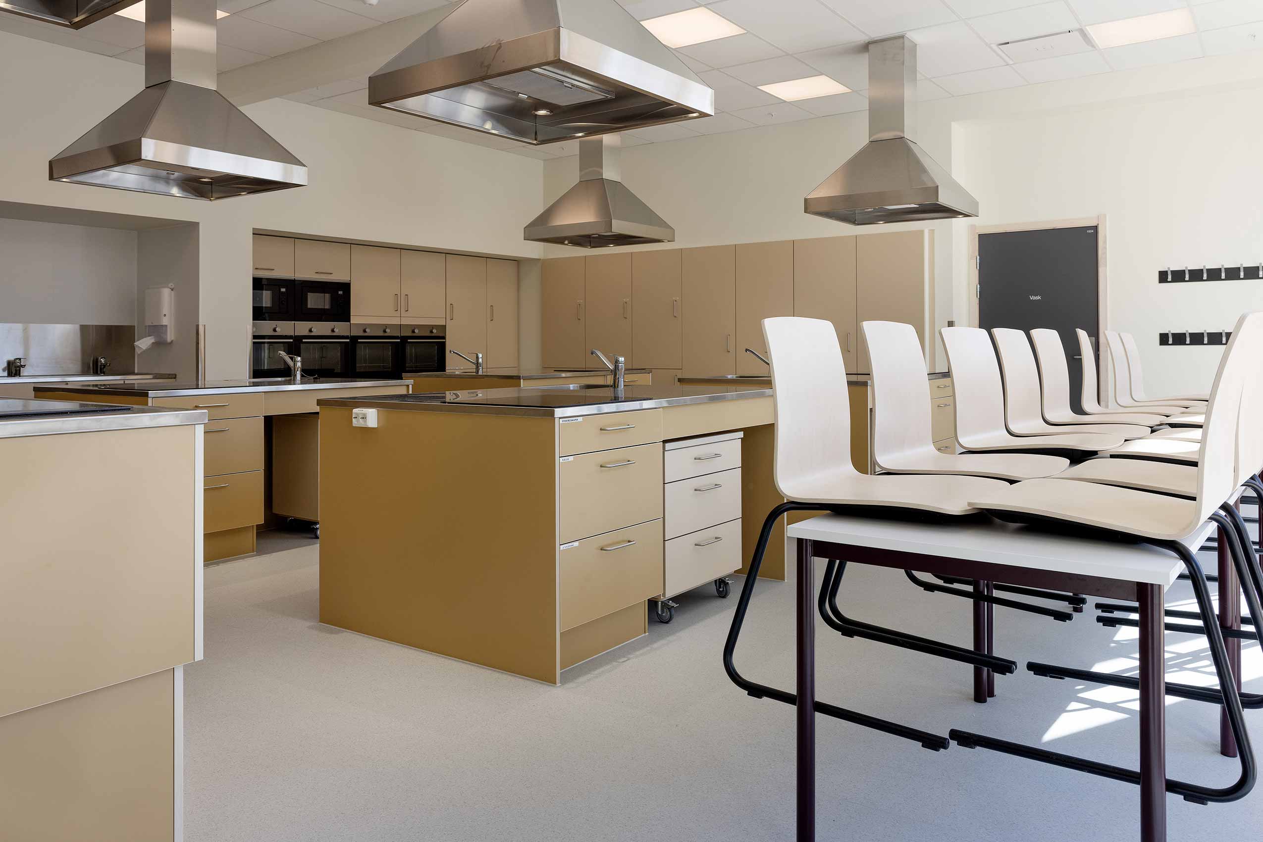 Another angle of classroom at HOV school, with Profim Com chairs