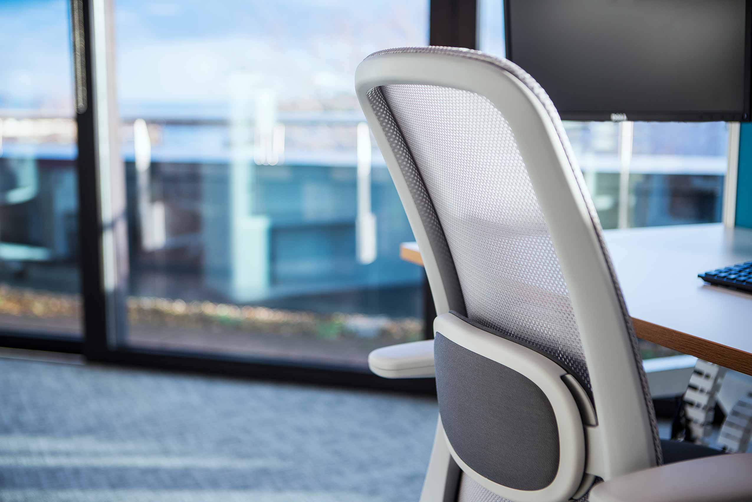 HÅG SoFi chairs in open office space at Mourant Ozannes | Photo : Andy Le Gresley Photography