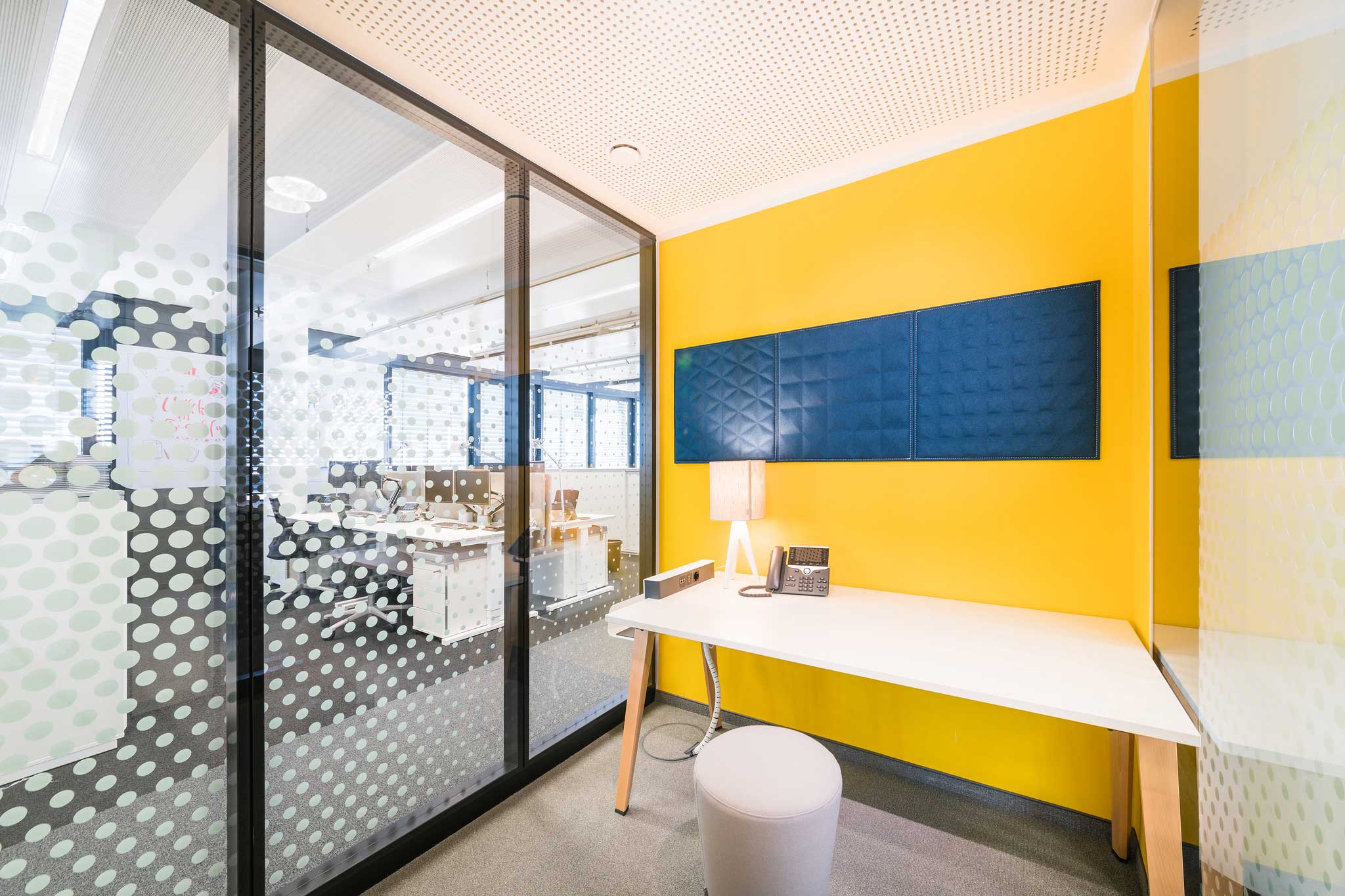 Profim Mickey in private booth at Mundipharma | Photo : Kristof Lemp