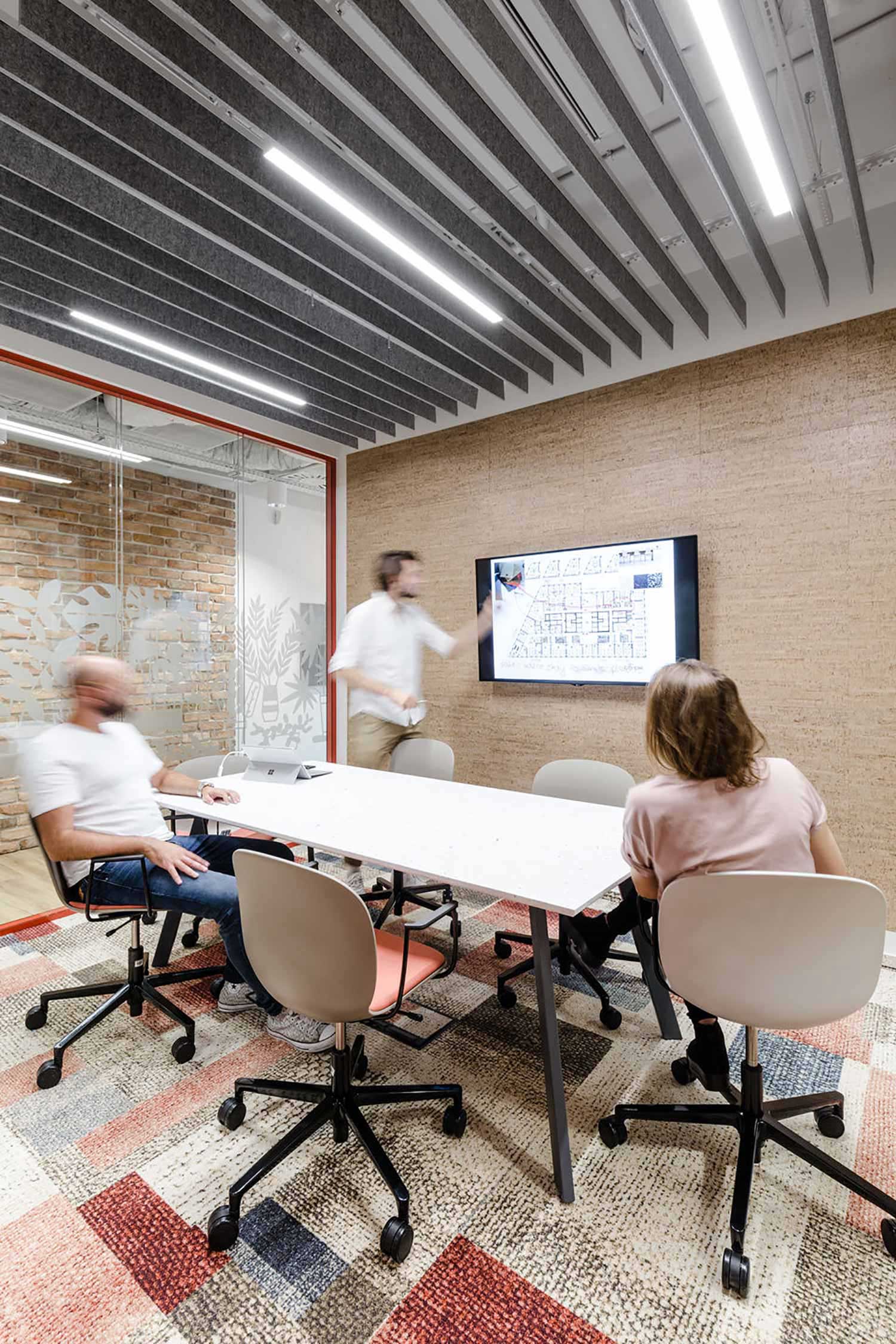 Profim Noor chairs in meeting room at Nordea offices | Photo : Adam Grzesik