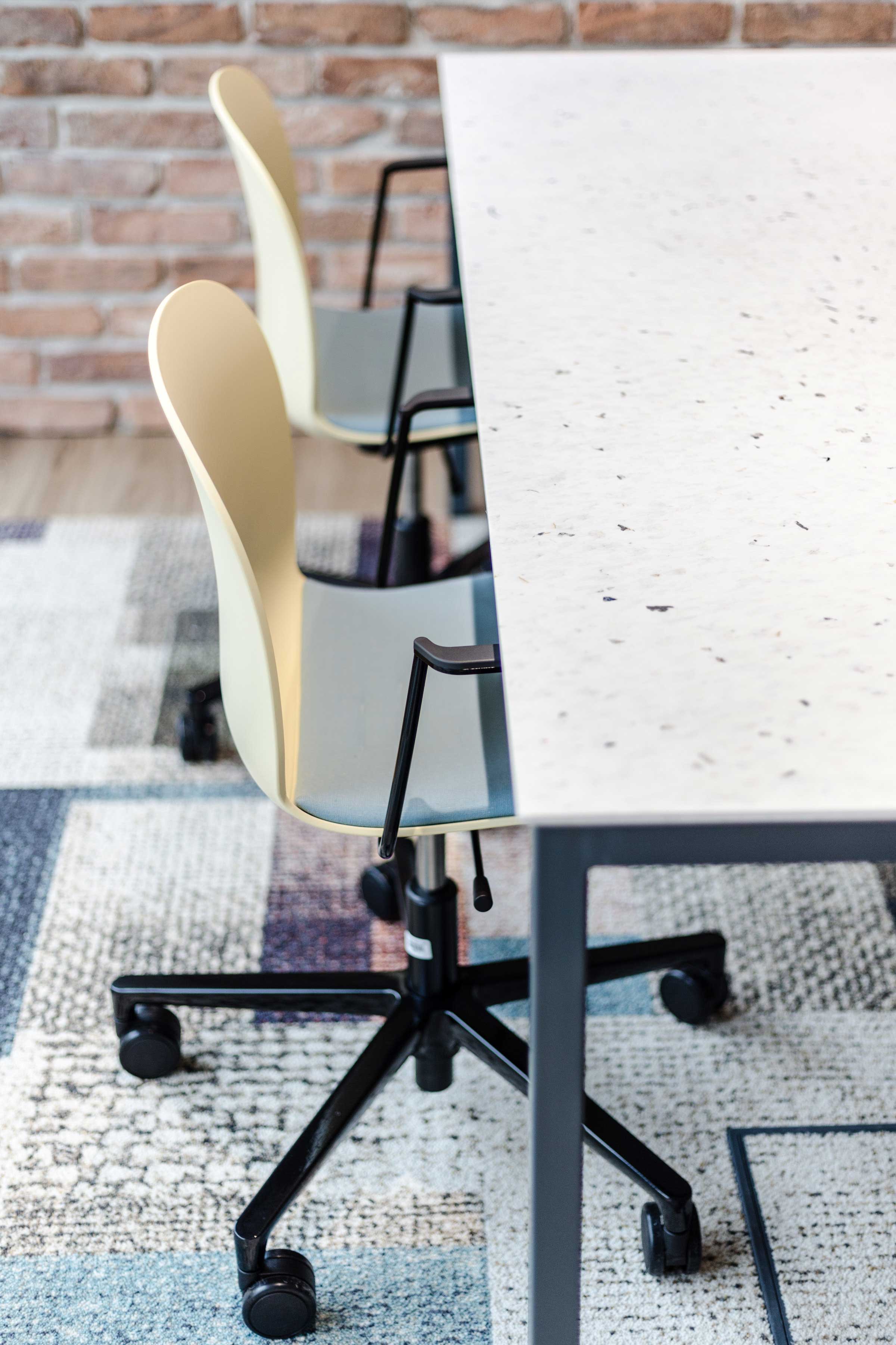 Profim Noor chairs in meeting room at Nordea offices | Photo : Adam Grzesik