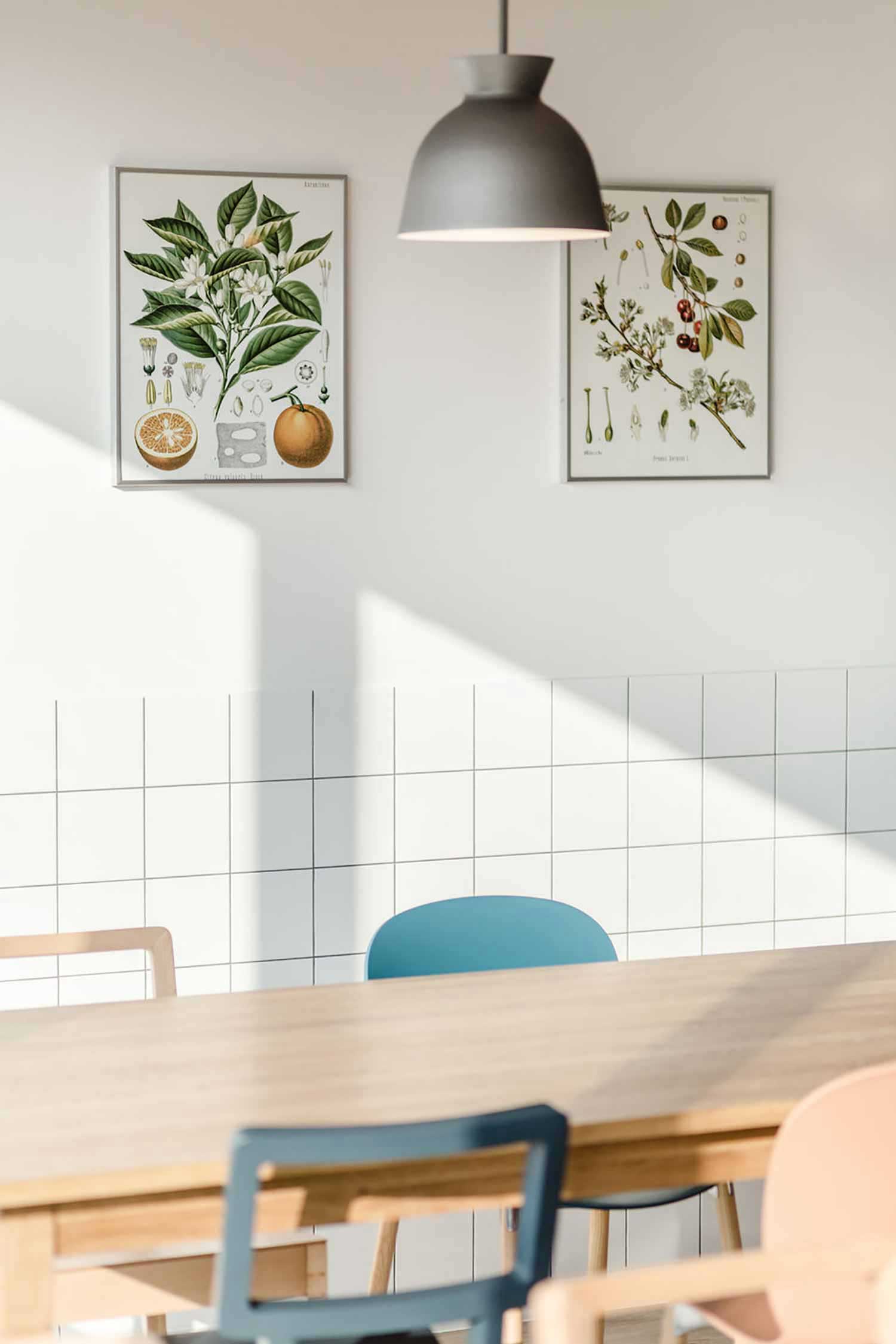 Profim Noor chairs in meeting room at Nordea offices | Photo : Adam Grzesik