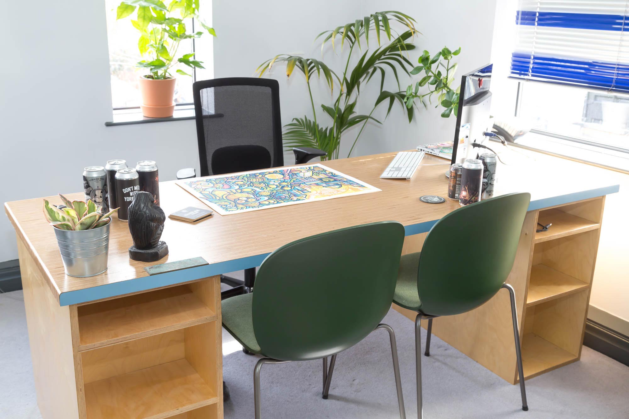 Profim Noor and HÅG Futu chairs at desk at Northern Monk | Photo : James White