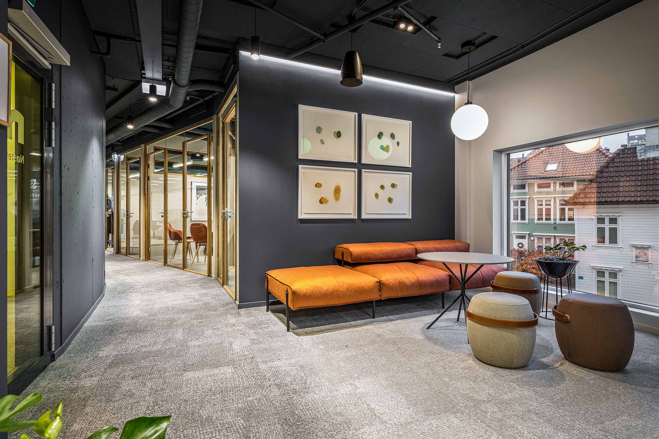 Offecct Lucy & Carry On in social space at Nostet Bergen Office | Photographer: Anders Garmel