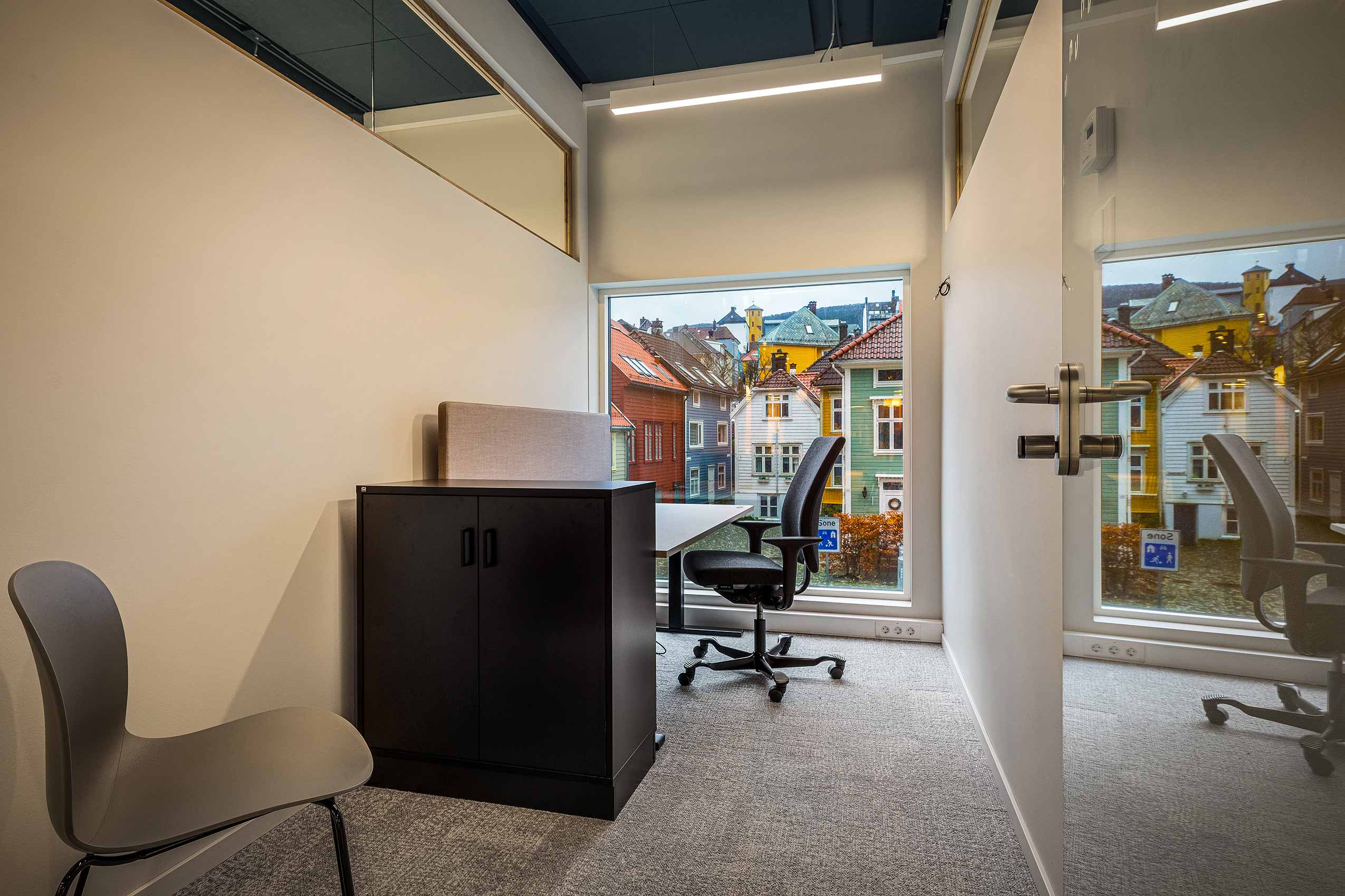 HÅG Creed and Profim Noor in private office at Nostet Bergen Office | Photographer: Anders Garmel