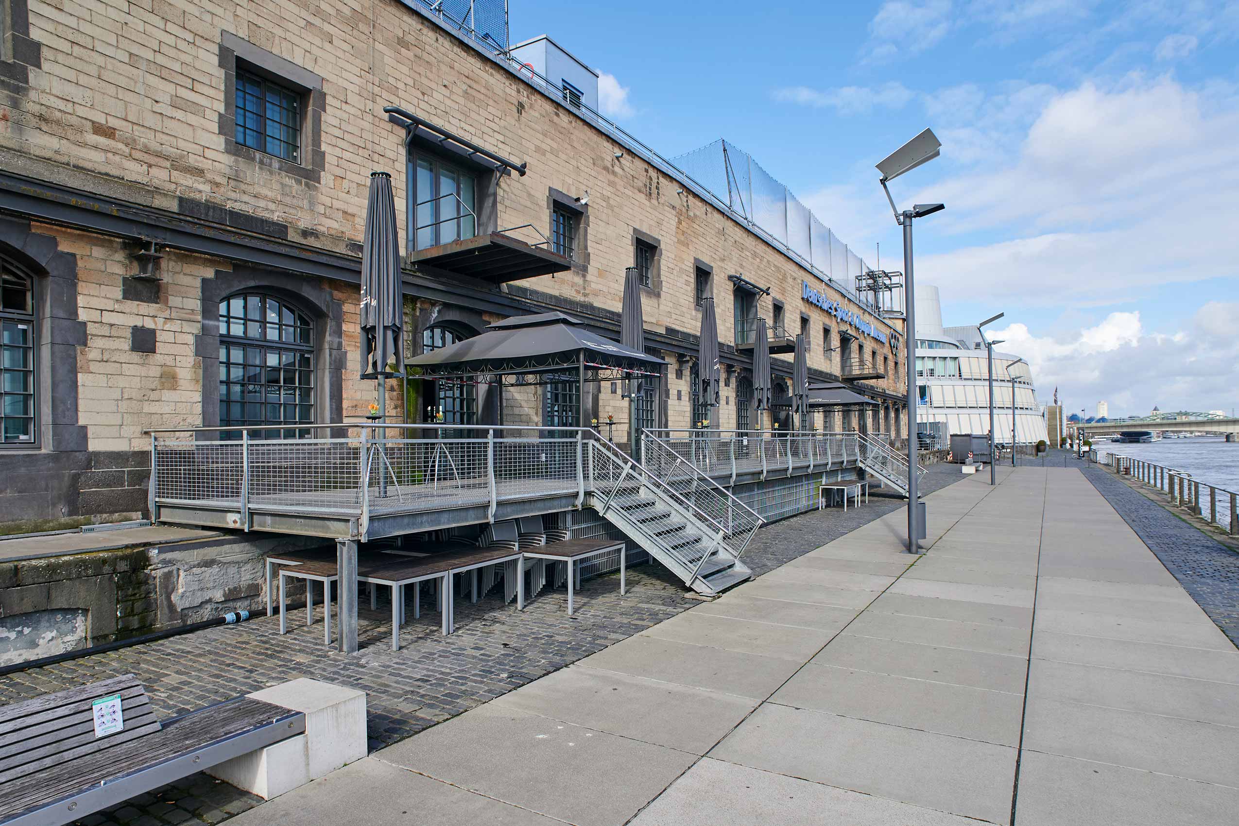 Exterior of the Olympic Museum, Cologne | Photo : Dieter Jacobi