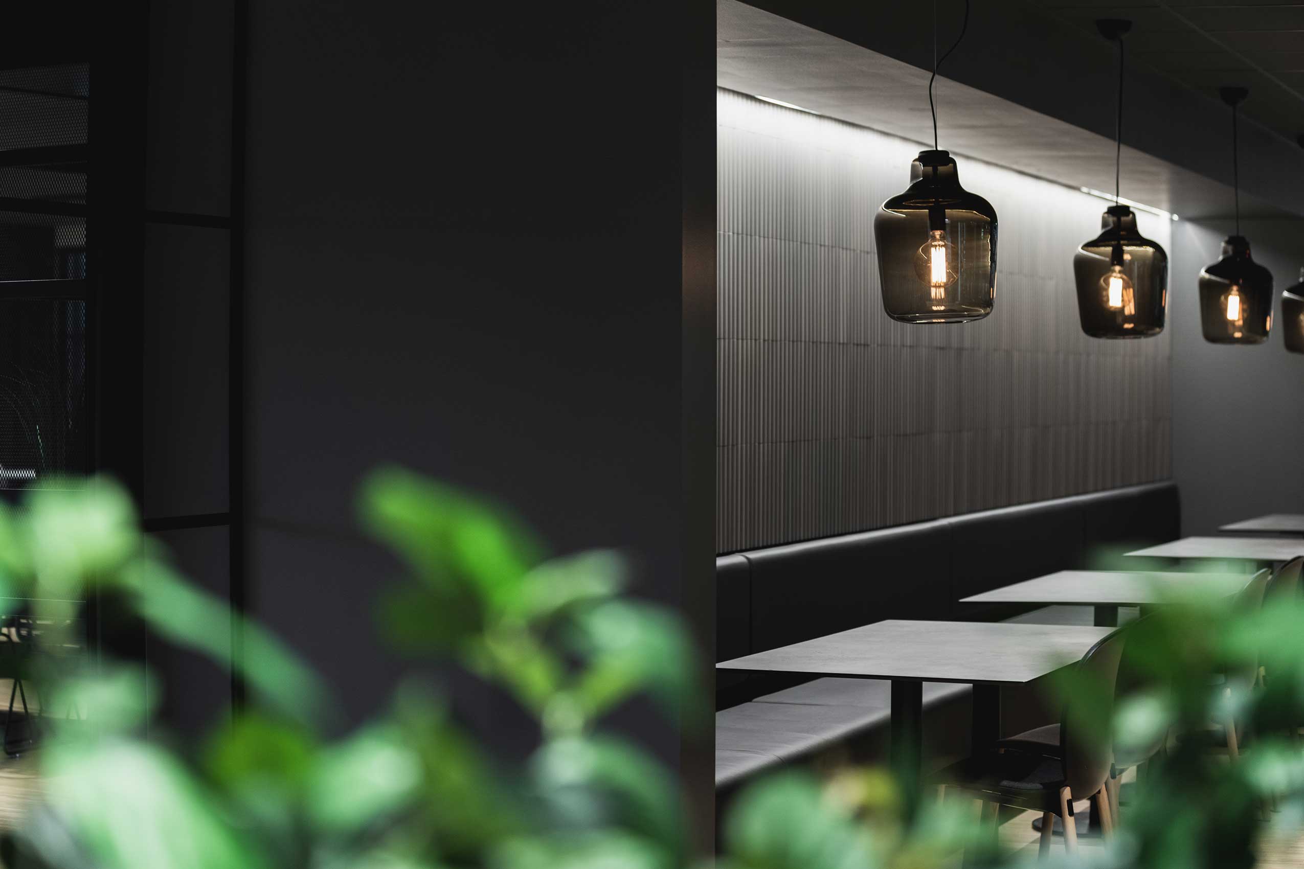 Profim Noor chairs in dining area at Rosenholm Campus | Photo : Dag Randen