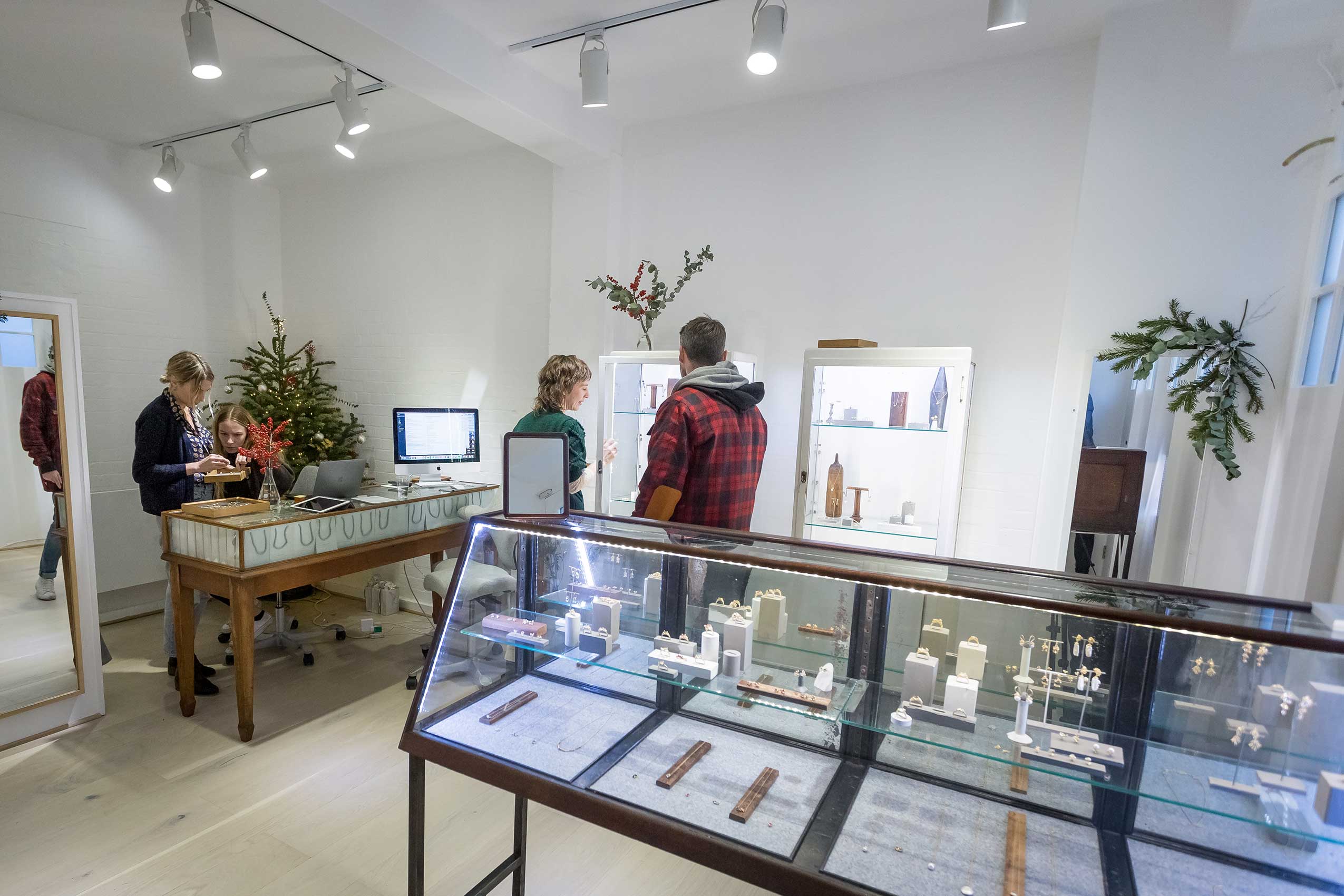 Interior of Ruth Tomlinson Jewellery Atelier | Photo : Tom Seward