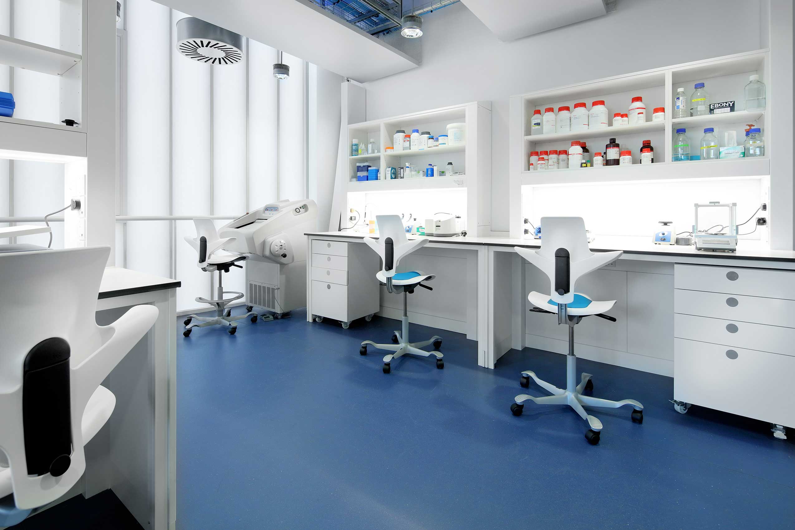 flokk-interior-ucl-sainsbury-wellcome-centre-hag-capisco-puls_06