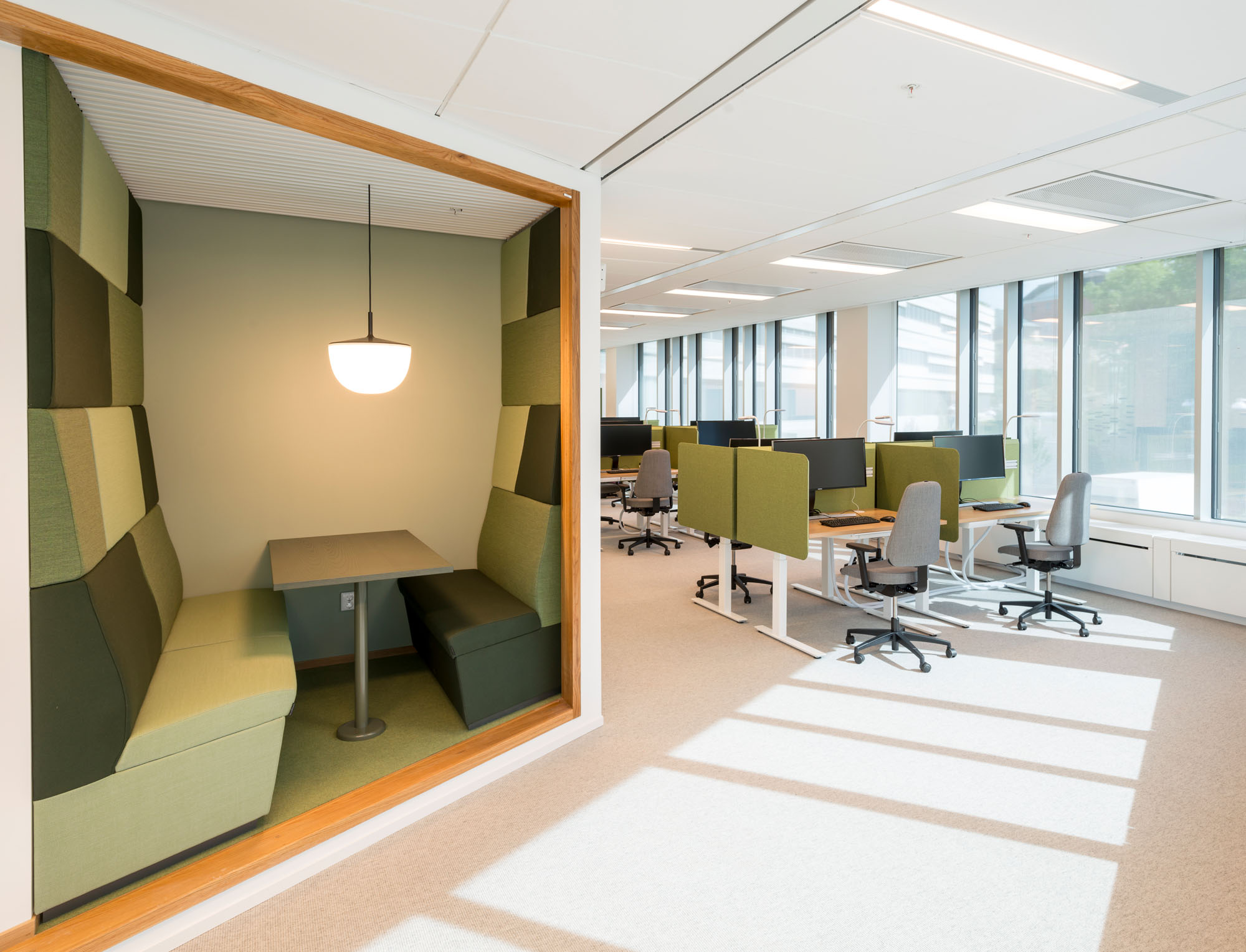 flokk-interior-Segerstedthuset_hag-capisco-offecct-carry-on-rh_02