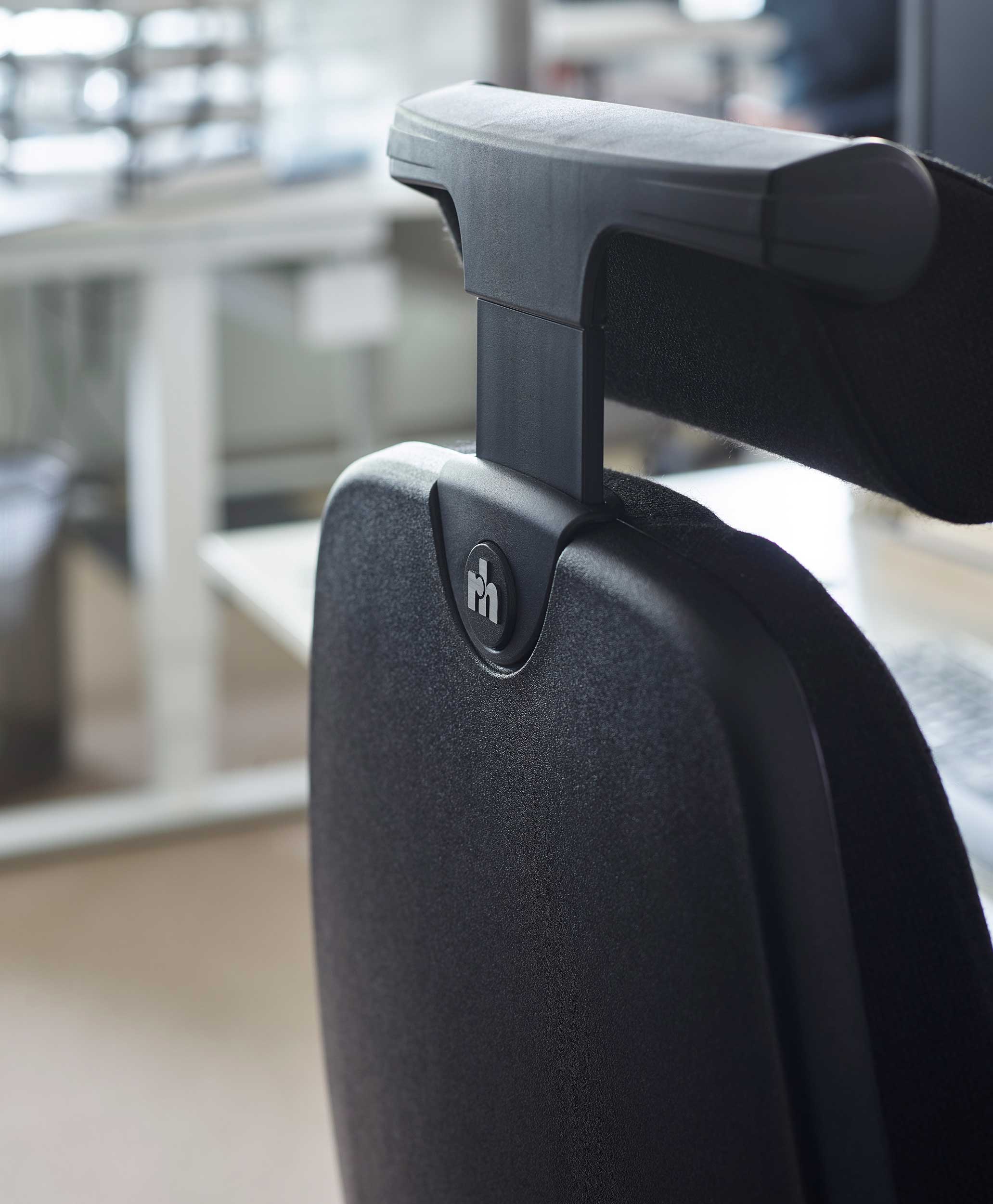Close up of RH Logic at desk space at Stena Fastigheter, Stockholm | Photo : Stena Fastigheter