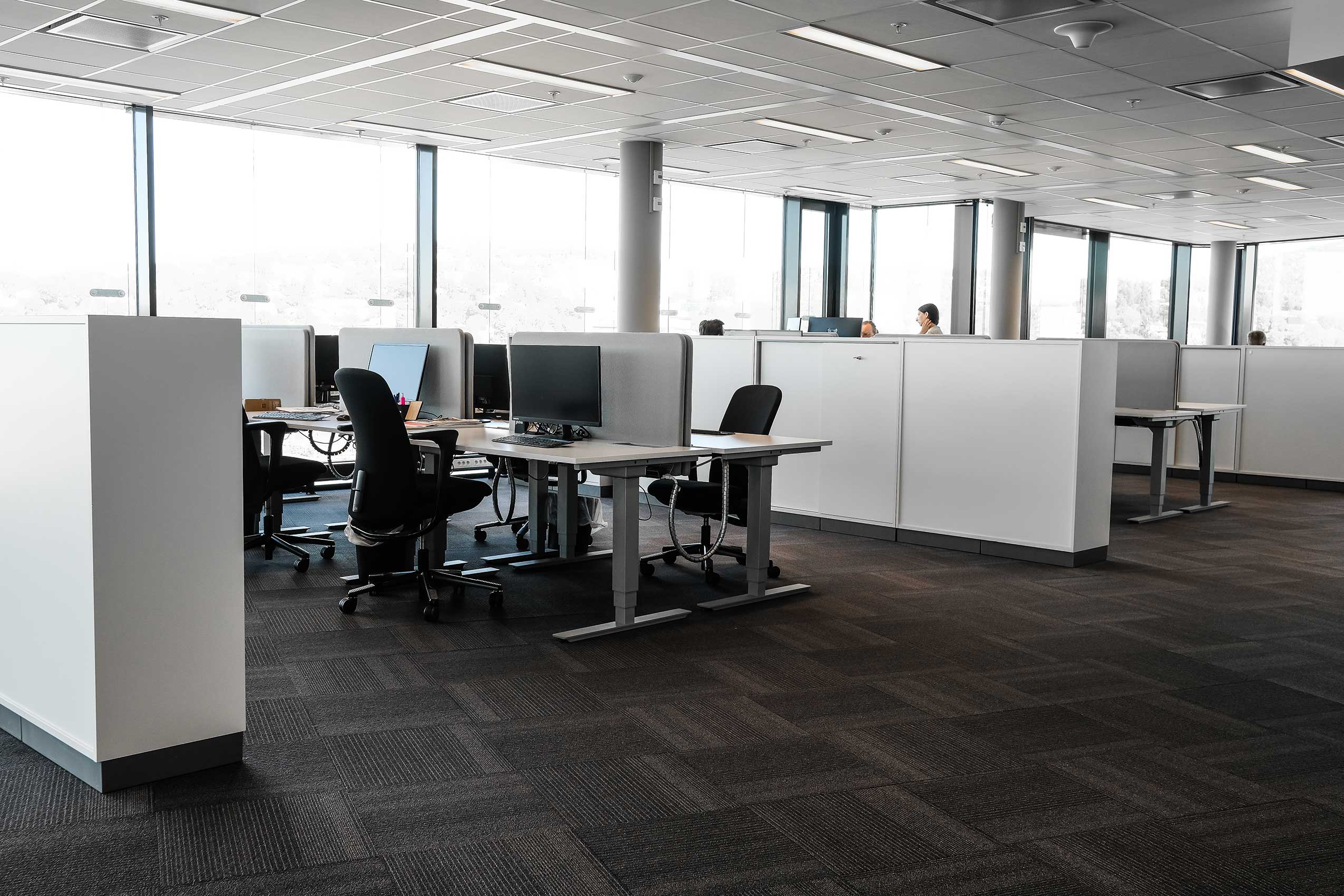 wide angle view of Strex's Oslo office, featuring HÅG soFi chairs a workstations