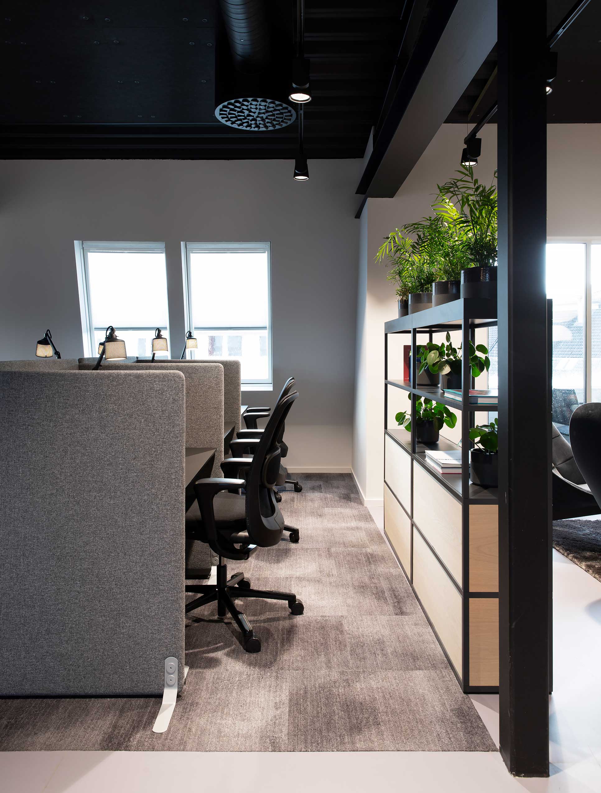 HÅG SoFi in Office interior of Tonder Tower, Bergen | Photo : Anne Bråtveit and Kristian Pletten