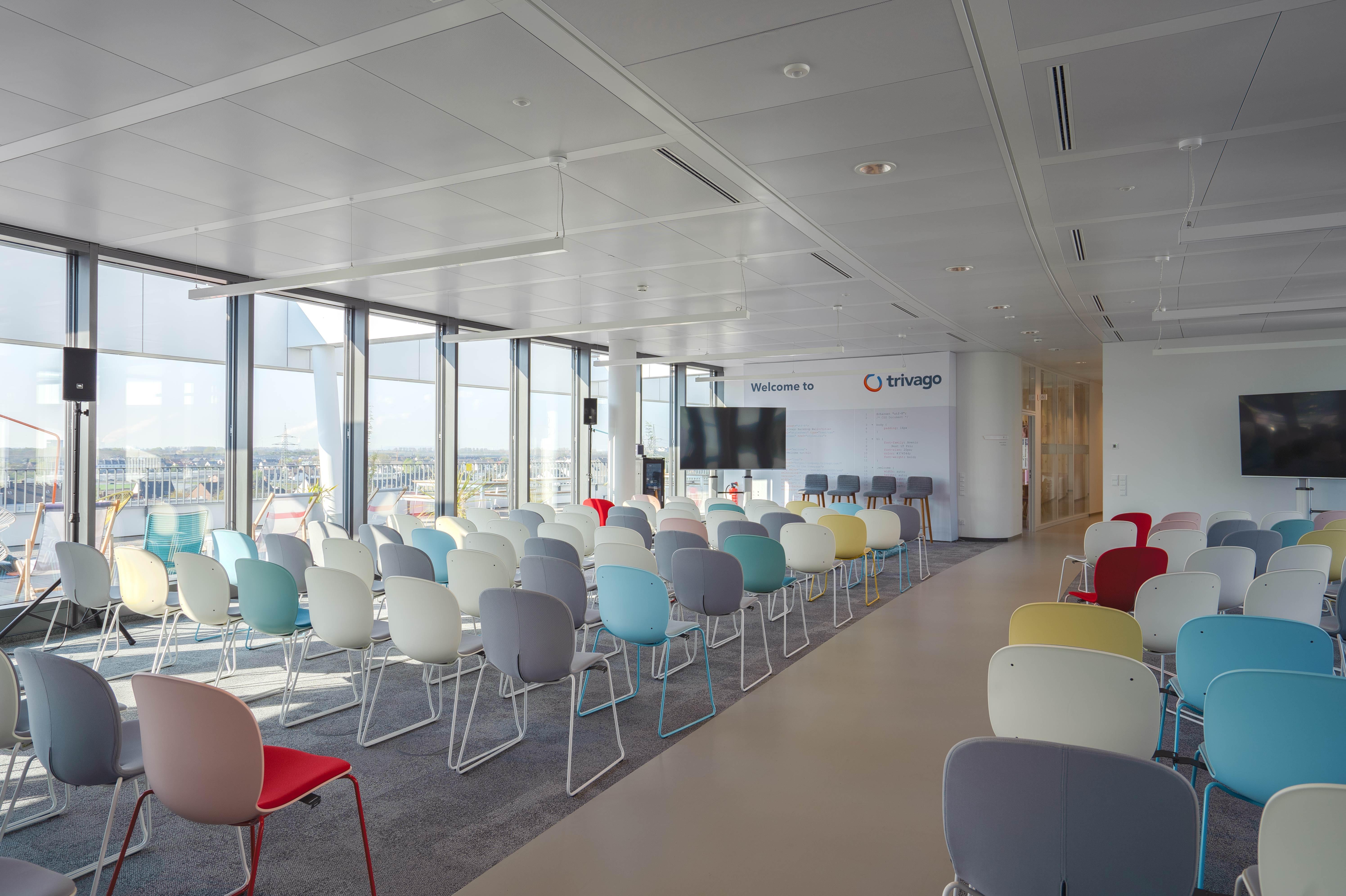 Profim Noor seating in conference seating setup at Trivago offices | Photo : Trivago