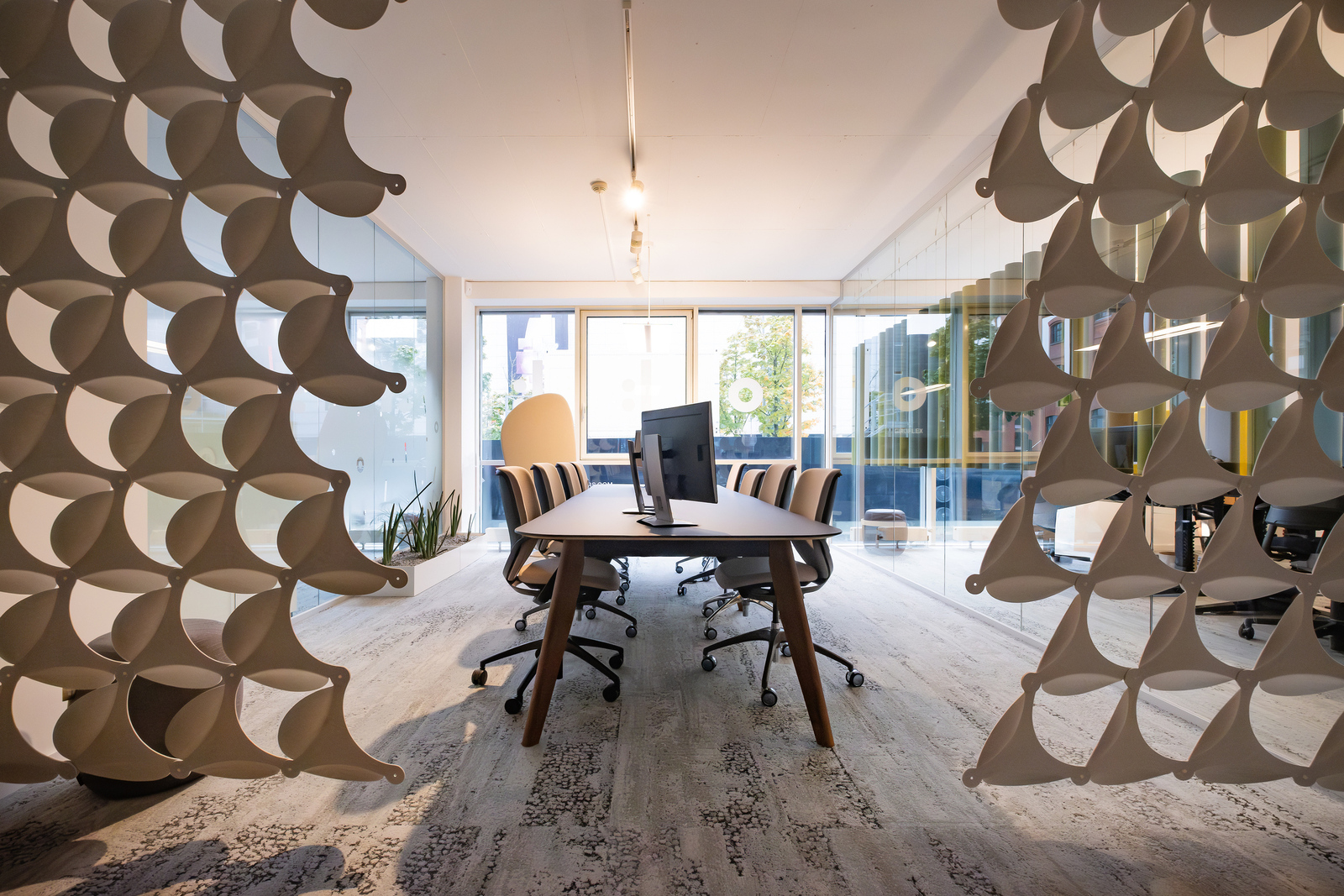 Flokk_ShowroomDusseldorf_Work_Area (3)-1-1